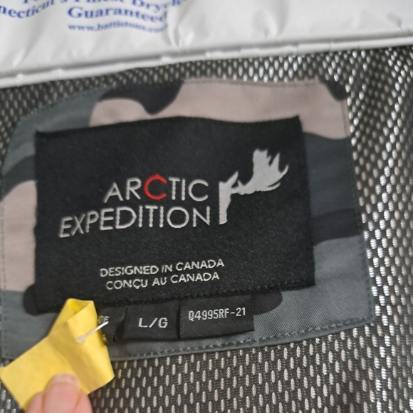 Pre owned Artic Expedition ladies size L coat. Camo - Picture 6 of 8